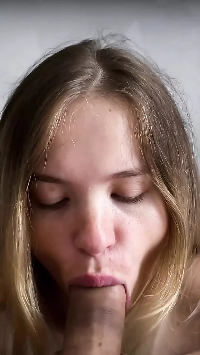 I'm your dirty stepsister, let's fuck without a condom. Will you cum in me?