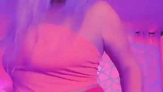 Aku pengen memekku dengan lembut