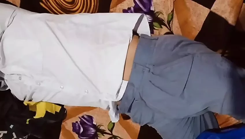醒来并利用我的继兄弟，因为他穿着校服