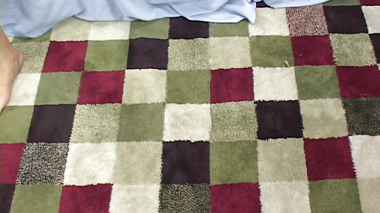 여친의 보지를 핥고 서로의 딜도를 가지고 노는 Annabell