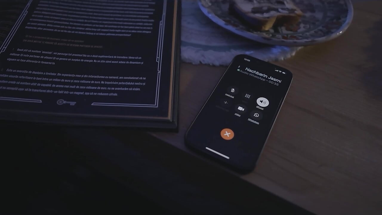 Videos privados amateur - ella pide más - 14 hombres se corren en su cara