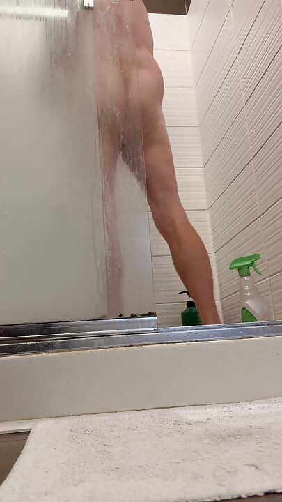 Soaping my ass and flossing my hole