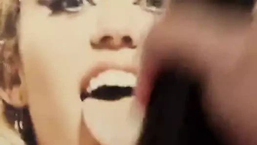 Miley cyrusのおもちゃ遊び＃1