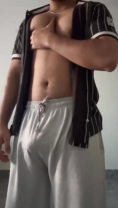 Horny Indian Twink Prepares for Grindr Daddy, Secret Wank & First Online Cumshot