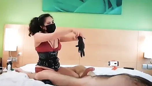 Orgasme yang hancur oleh DominaFire