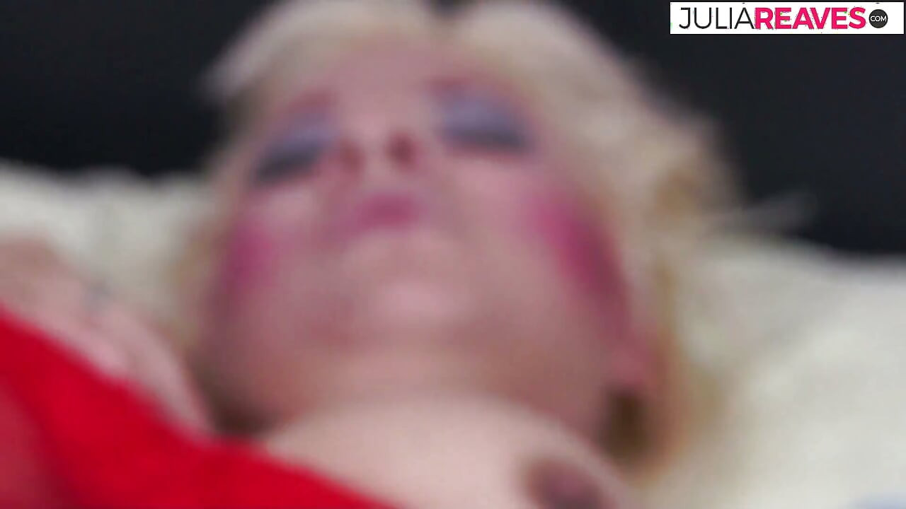 Busty Blonde MILF Jessika Fingers Her Soaked Pussy