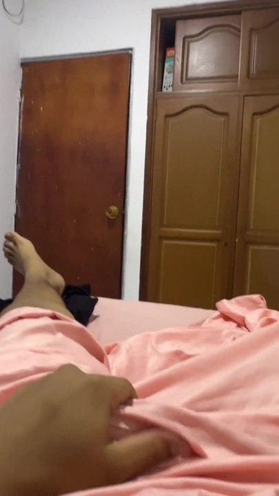 義理の兄さん、なんで裸なの?恥ずかしがり屋の義理の妹は私の裸を見て興奮し、激しいセックスをしました。 | クリップ 1