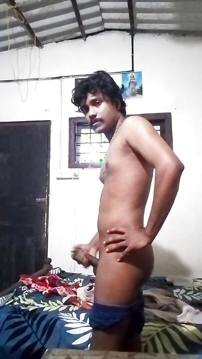 Young guy fap in room underwear by putting