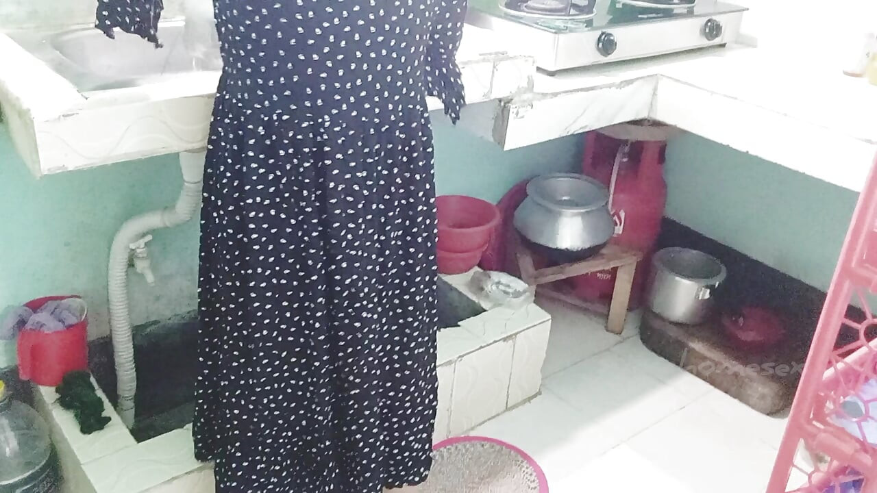 Desi Smuk Bhabhi Sex Med sin bedste ven.