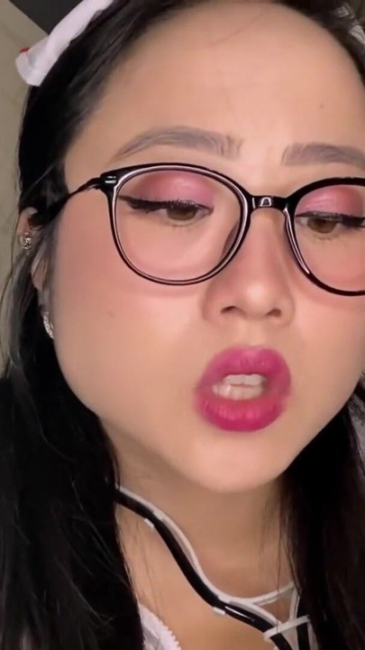 Bitchy asiatisk sjuksköterska undersöker ditt spermaprov -ASMR JOI | Klippa 1