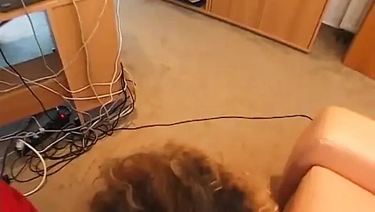 Tante nakal rambut pirang yang aduk lagi asik nyepong kontol