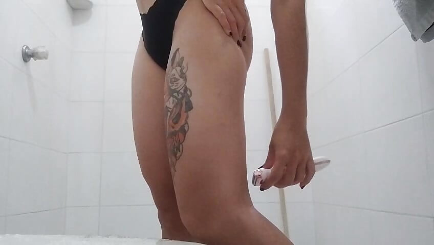 I'm shaving, come with me, daddy