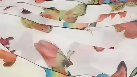 Я вставила палец в вагину моей мачехи и достала ее мед, часть 2