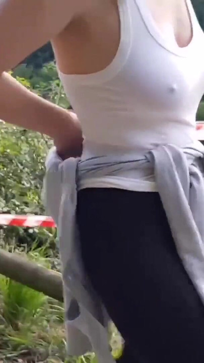 Stunning moment from "Walking without a bra"