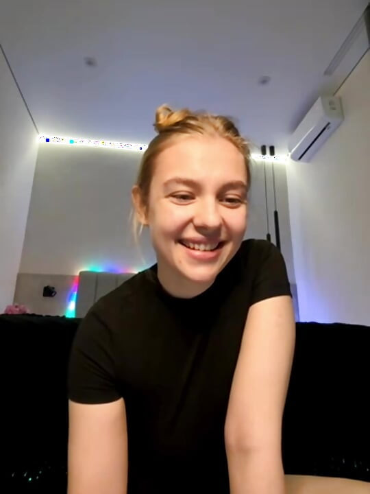 Squats on the camera and finger masturbation