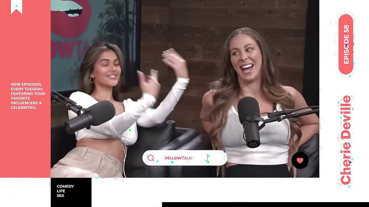 Η Cherie Deville Συνδέεται με την Sara Rose στο Στούντιο Podcast