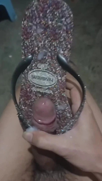 Cum In Havaianas Slim Carnaval
