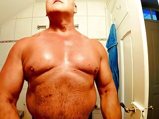 Fitness musclebear sport papi bodybuilder Studio bizeps strongman powerlifter fit shaving chest