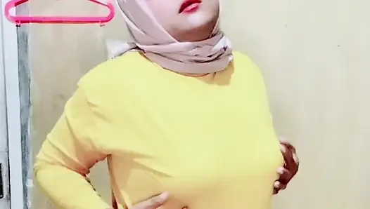 Ivvy Hijab Crossdresser , wearing jeans then masturbates