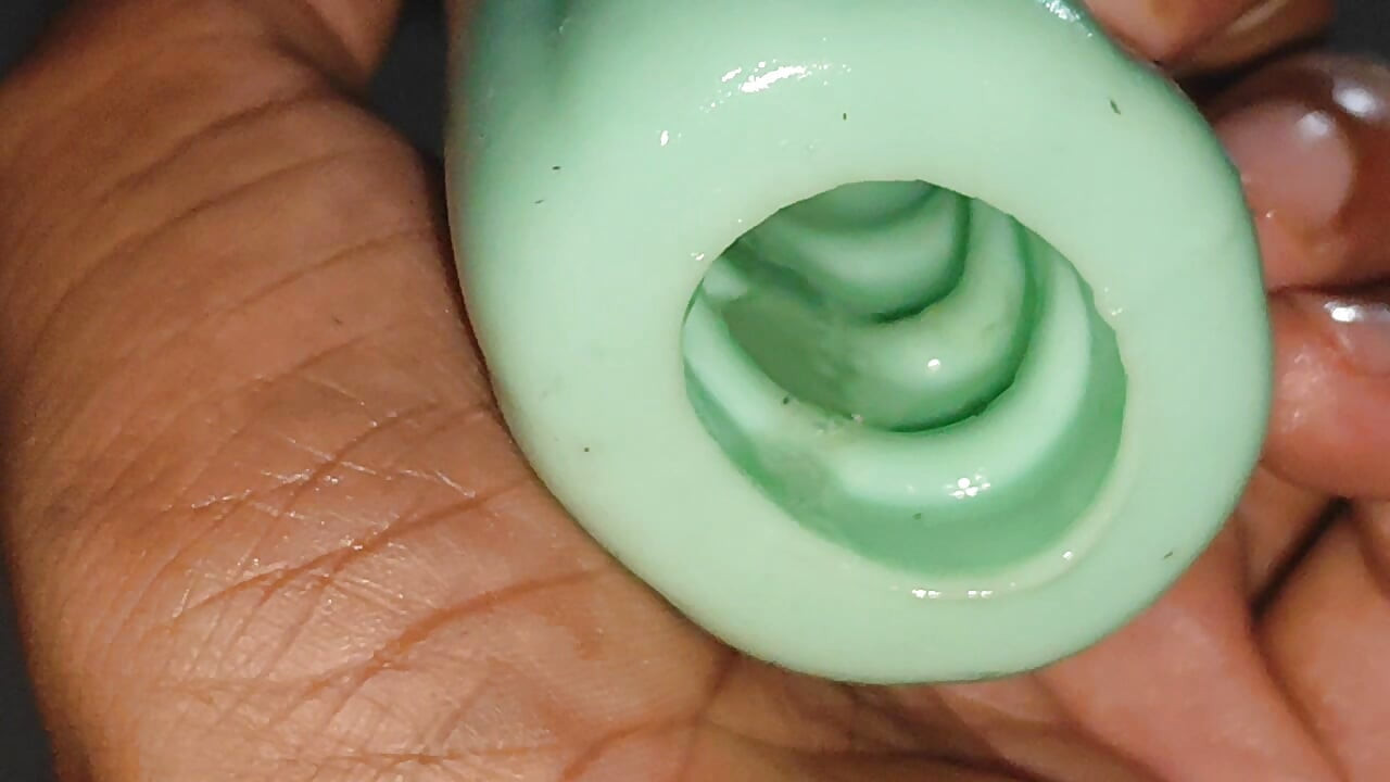 Too much cum.....