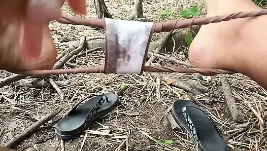 Ich bin ein freches Mädchen, ich mag es wirklich, meine Finger in meiner großen, feuchten Vagina zu spüren, hehehej