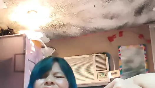 Istri lusi yang nggak puas berpikir untuk selingkuh dari suaminya