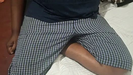 Мачеха раздевается, она такая сексуальная любовь