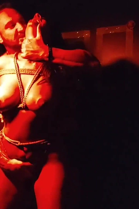 Bastidores De Um Ensaio Fotogrfico Que Eu Acabei Gozando Gostoso Na Mo Do Marido.