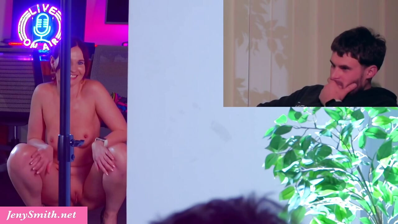 Jeny Smith speelde een grap met een vreemde en vroeg hem toen om backstage te gaan