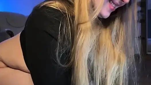 Jucielussie bouncing natural tits and fingering in doggystyle