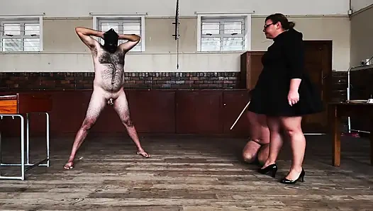 Domina herrin april - sklaventrainingsakademie