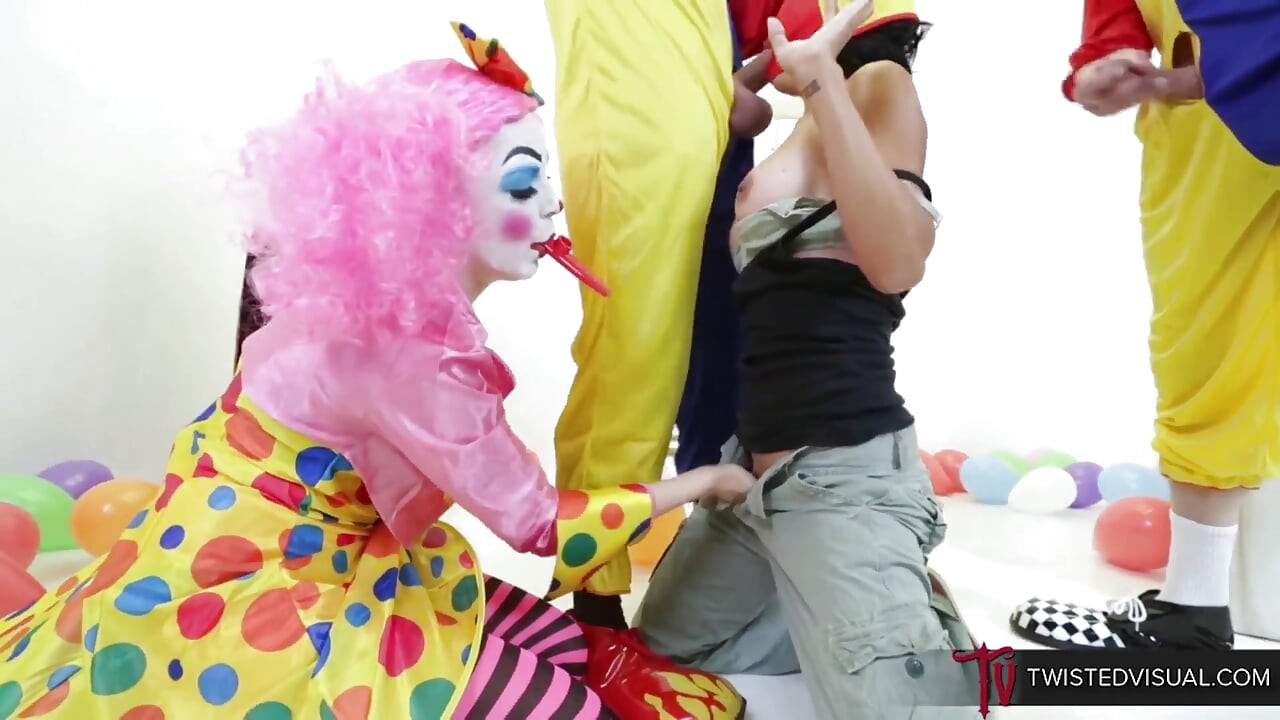 ラッキーアジアはClownbangを取得します