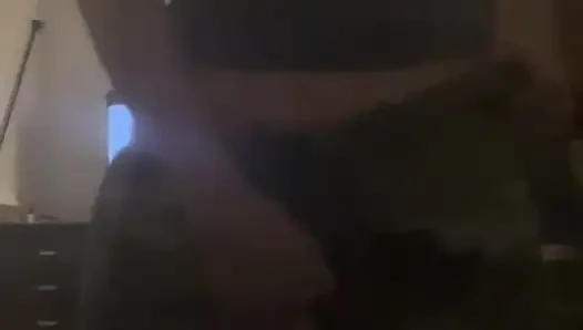 Aman tanrım! Gerçekten bir yarağa ihtiyacım var.