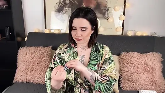 Устройство, управляющее сознанием, превращает мачеху в спермоприемную шлюшку