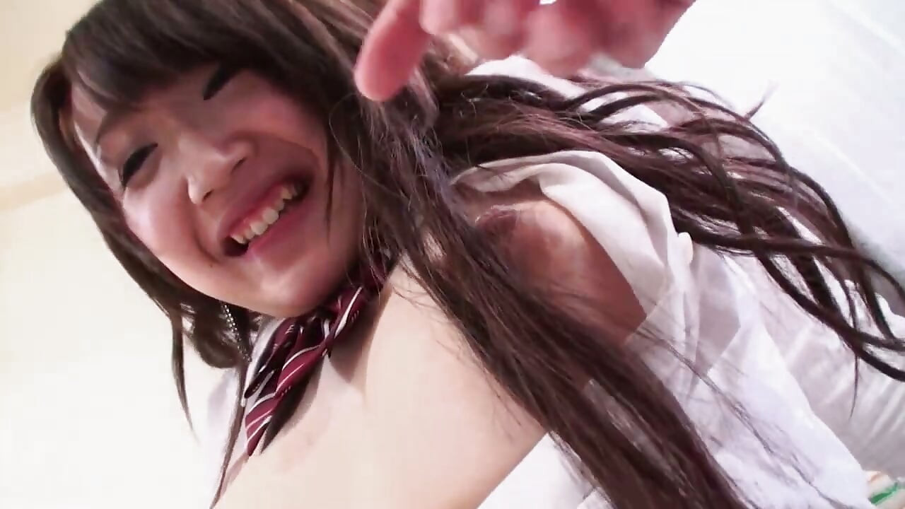 穿著大學制服的淫蕩日本辣妹被大屌猛幹