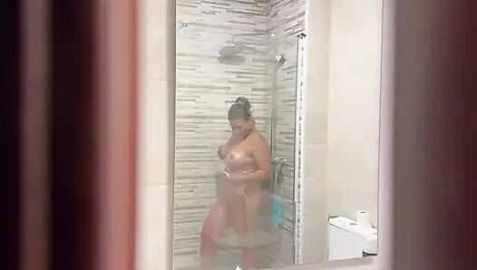 Ibu tiriku yang super sange ini tau caranya bikin aku sange bagian 1 - noah x vitoria