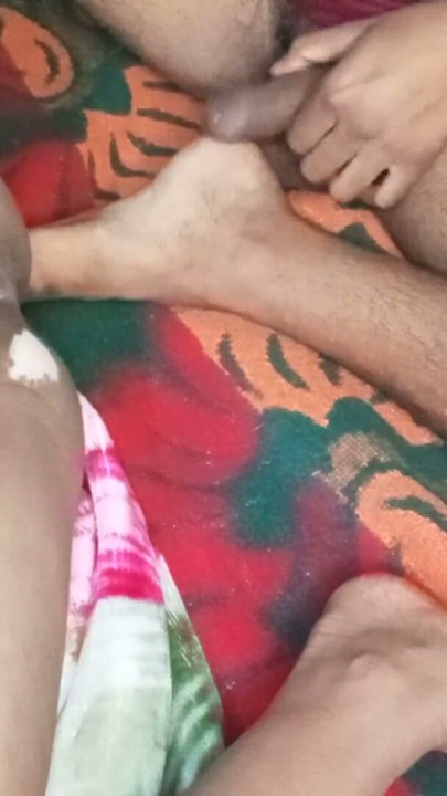 Indian Desi girl and boy masturbation in bed  hand job | Clip 2