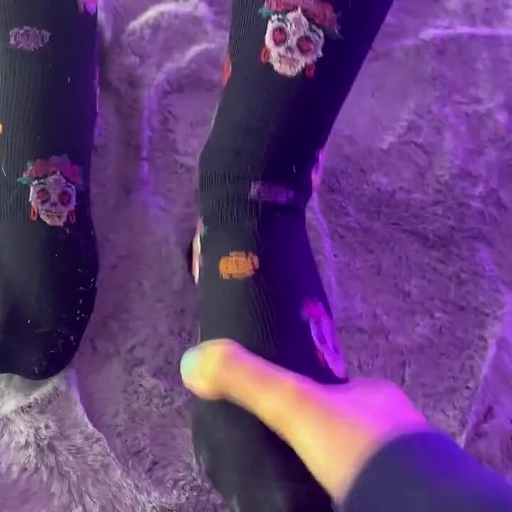 समलैंगिकों के बीच गर्म पैर बुत