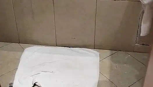 Tunus otelinde üvey kız kardeşim