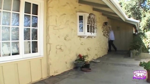 They Came by Car to Her Friends Place Chatted a Bit and Fucked Hard Later.