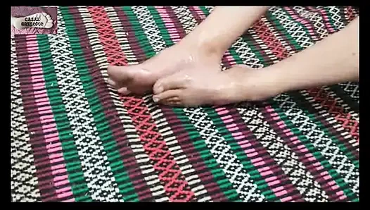 Лапочка сосет 3