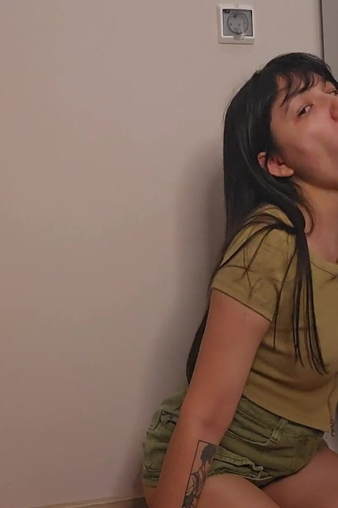 Yakında gerçek bir penis yoksa, doğaçlama yapmak zorundasın!