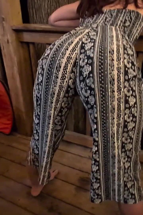 Bouncing Cute Ass on Him