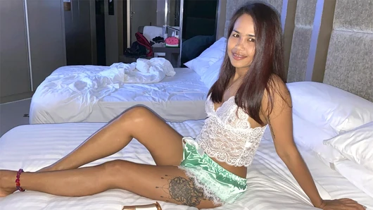 HOT Thai wife amateur gives husband a  rimjob before her pussy