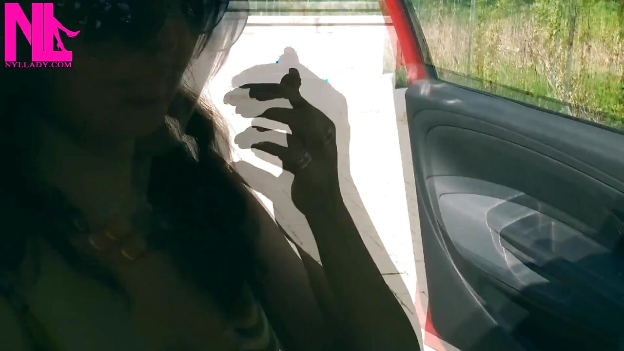 נהיגה מהירה בנעלי ספורט של לוטו
