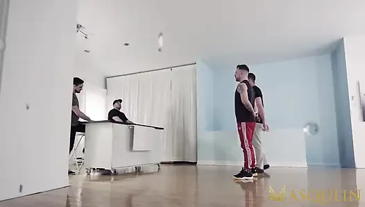 Masqulin - kaslı adam Pierce Paris ham Igor Romani'i doğuruyor
