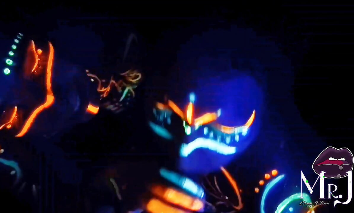 Sex og UV-maling med Nyx & Dmona