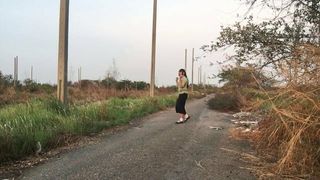 Outdoor-thailändische Walkshow-Prostituierte, Ladyboy ep3