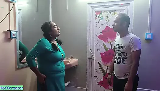 Hintli edepsizce konuşuyor ve sert sikişiyor! Bengalli yenge seks
