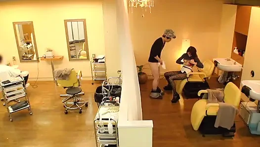 Göz temasının asla durmadığı salon